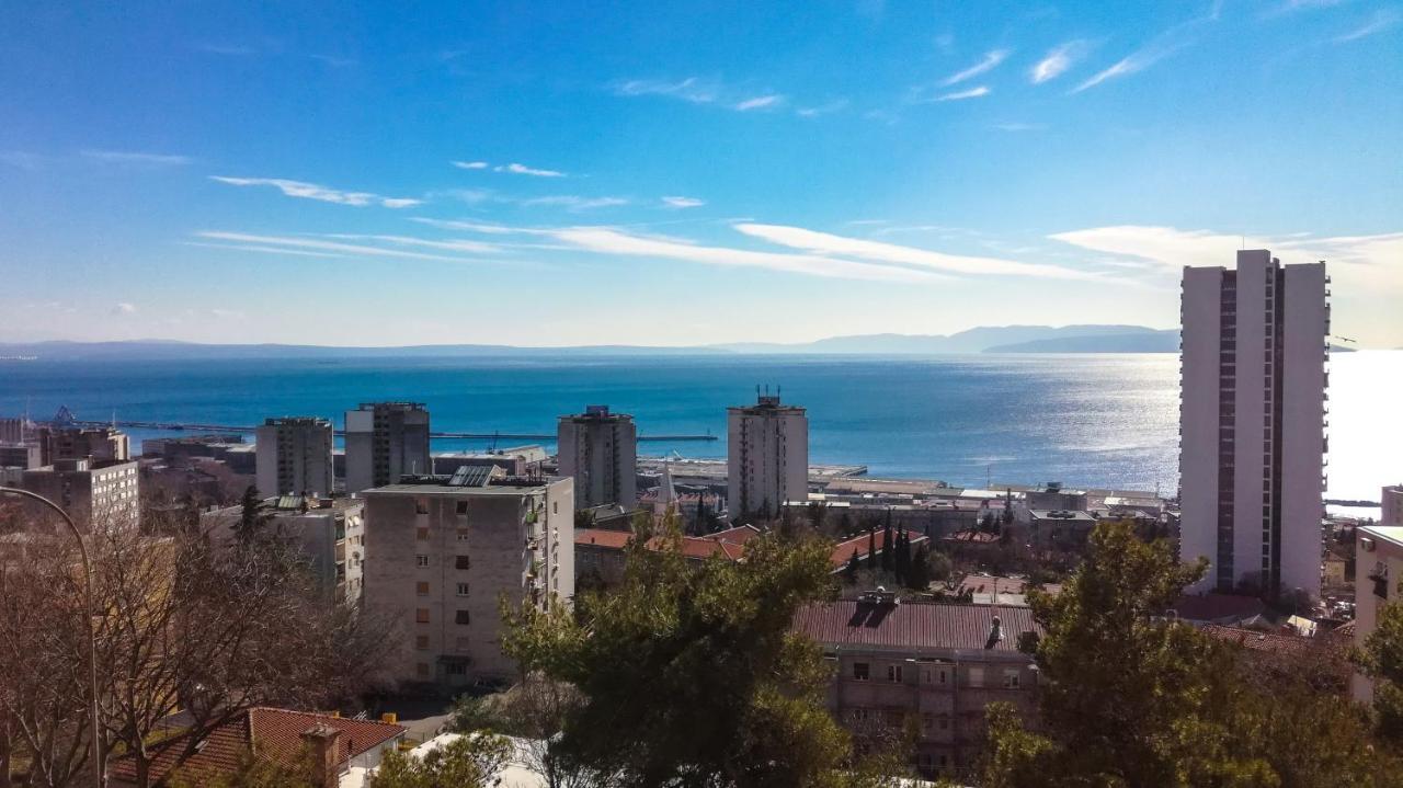 Apartamento Sea And Mountain Rijeka Exterior foto
